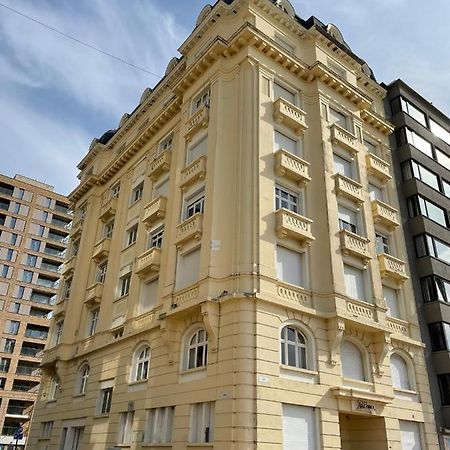 Uniek Appartement Op De Zeedijk Met Parking Oostende Eksteriør billede