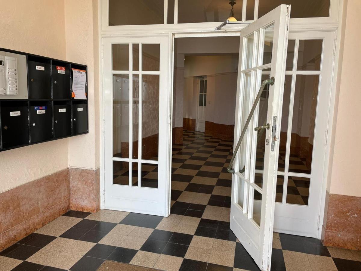 Uniek Appartement Op De Zeedijk Met Parking Oostende Eksteriør billede